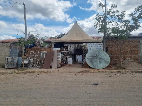 Vende-se em Belo Jardim-PE  Casa, 46.30 de área privativa, 148.20 de área do terreno,  2_qto(s), a.serv, WC, 1_sala(s), cozinha, Terraco.