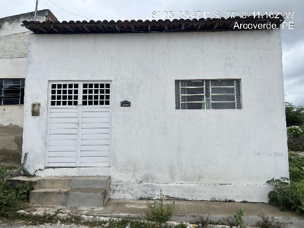 Vende-se em Arcoverde-PE  Casa, 89.64 de área total, 89.64 de área privativa, 125.00 de área do terreno,  3_qto(s), a.serv, WC, 1_sala(s), cozinha.