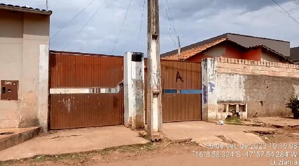 Vende-se em Luziania-GO  Casa, 59.66 de área total, 59.66 de área privativa, 90.00 de área do terreno,  2_qto(s), a.serv, WC, 1_sala(s), cozinha, 1_vaga(s) de garagem.