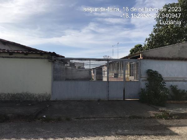Vende-se em Luziania-GO  Casa, 52.18 de área privativa, 75.00 de área do terreno,  2_qto(s), a.serv, WC, 1_sala(s), cozinha, 1_vaga(s) de garagem.
