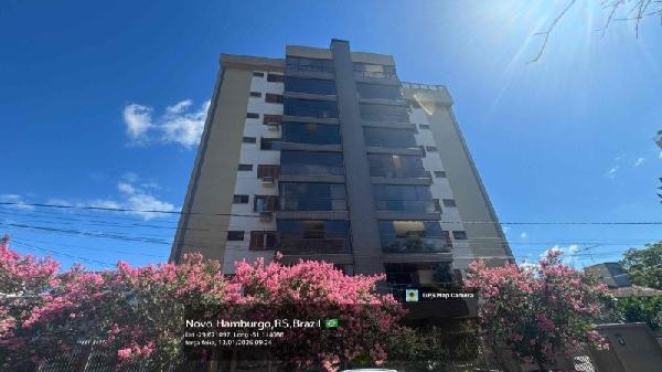 Vende-se em Novo Hamburgo-RS  apto, 244.37 de área total, 153.19 de área privativa,  3_qto(s), a.serv, WC, 1_sala(s), cozinha, 1_vaga(s) de garagem.