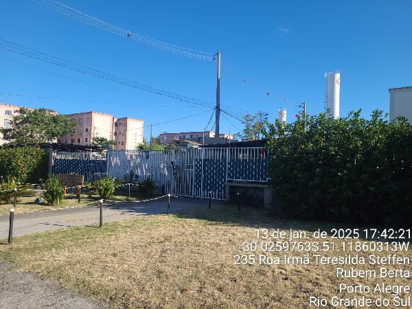Vende-se em Porto Alegre-RS  apto, 90.41 de área total, 40.29 de área privativa,  2_qto(s), WC, 1_sala(s), cozinha.
