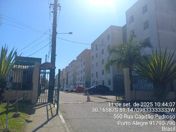 Vende-se em Porto Alegre-RS  apto, 77.89 de área total, 38.72 de área privativa,  2_qto(s), WC, 1_sala(s), cozinha.