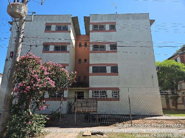 Vende-se em Sao Leopoldo-RS  apto, 44.20 de área total, 40.07 de área privativa,  1_qto(s), WC, 1_sala(s), cozinha.
