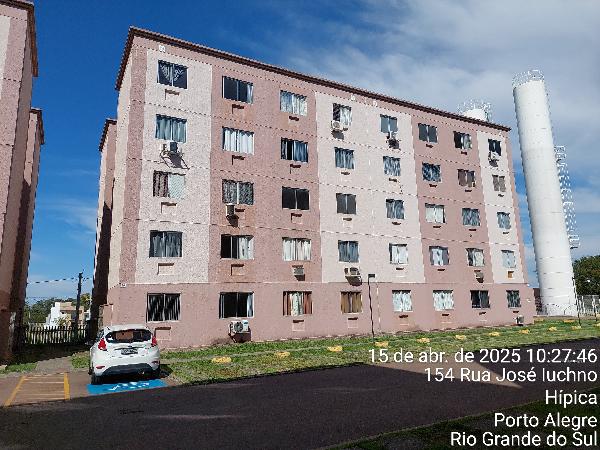 Vende-se em Porto Alegre-RS  apto, 81.20 de área total, 40.29 de área privativa,  2_qto(s), WC, 1_sala(s), cozinha.