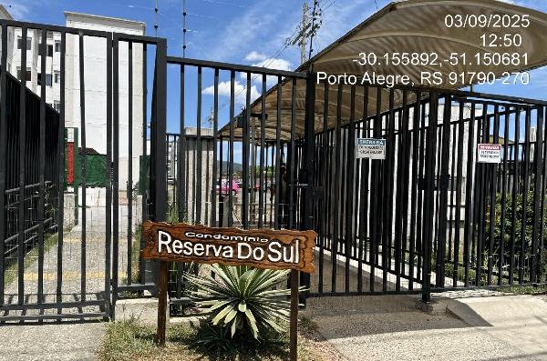 Vende-se em Porto Alegre-RS  apto, 69.88 de área total, 40.99 de área privativa,  2_qto(s), WC, 1_sala(s), cozinha.