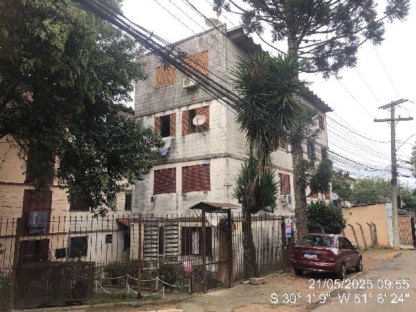 Vende-se em Porto Alegre-RS  apto, 56.49 de área total, 52.80 de área privativa,  3_qto(s), a.serv, WC, 1_sala(s), cozinha.