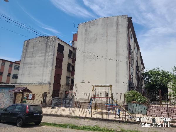 Vende-se em Porto Alegre-RS  apto, 45.95 de área total, 39.52 de área privativa,  1_qto(s), a.serv, WC, 1_sala(s), cozinha.