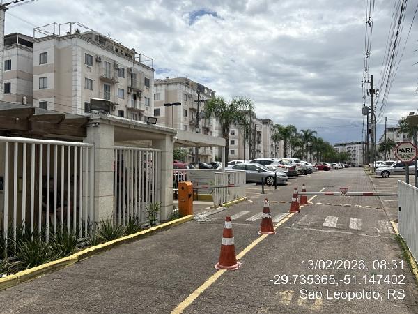 Vende-se em Sao Leopoldo-RS  apto, 138.61 de área total, 101.81 de área privativa,  2_qto(s), a.serv, WC, 1_sala(s), cozinha.