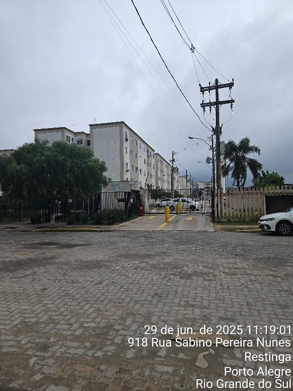 Vende-se em Porto Alegre-RS  apto, 74.20 de área total, 41.19 de área privativa,  2_qto(s), WC, 1_sala(s), cozinha.