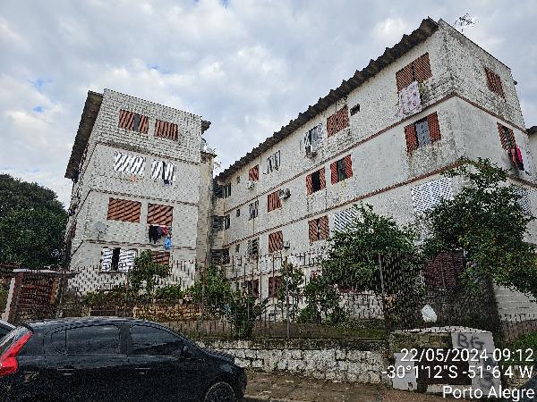 Vende-se em Porto Alegre-RS  apto, 52.80 de área privativa,  2_qto(s), WC, 1_sala(s), cozinha.