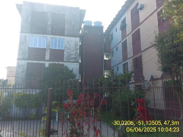 Vende-se em Porto Alegre-RS  apto, 46.22 de área total, 43.20 de área privativa,  2_qto(s), WC, 1_sala(s), cozinha.
