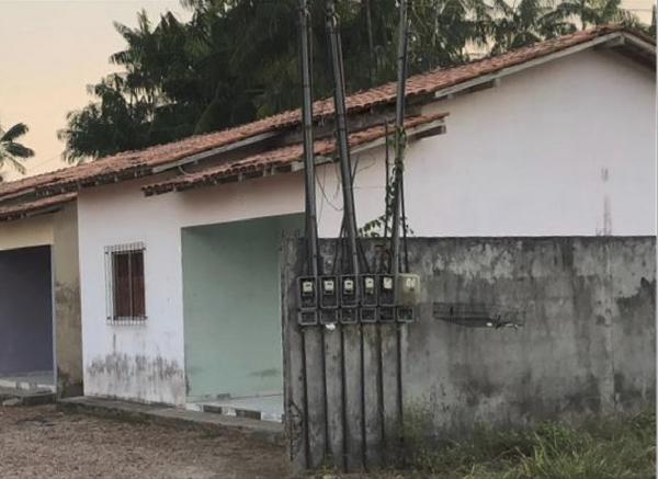 Vende-se em Ipixuna Do Para-PA  Casa, 54.18 de área total, 54.18 de área privativa, 97.50 de área do terreno,  2_qto(s), WC, 1_sala(s), cozinha.