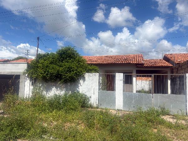 Vende-se em Paragominas-PA  Casa, 96.88 de área total, 96.88 de área privativa, 200.00 de área do terreno,  2_qto(s), varanda, a.serv, WC, 1_sala(s), 1 lavabo(s), cozinha, 1_vaga(s) de garagem