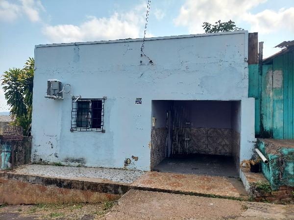 Vende-se em Tucurui-PA  Casa, 148.30 de área privativa, 173.00 de área do terreno,  3_qto(s), varanda, a.serv, WC, 3_sala(s), cozinha.