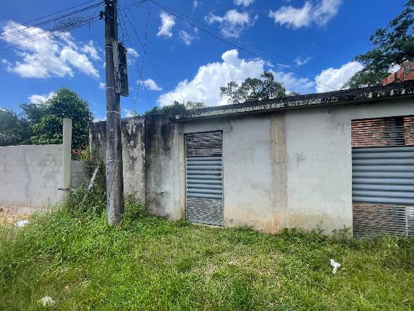 Vende-se em Santa Barbara Do Para-PA  Casa, 169.15 de área total, 169.15 de área privativa, 483.80 de área do terreno,  4_qto(s), a.serv, WC, 1_sala(s), cozinha, 1_vaga(s) de garagem.