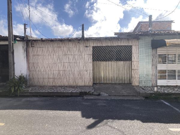 Vende-se em Belem-PA  Casa, 25.69 de área total, 25.69 de área privativa, 124.85 de área do terreno,  1_qto(s), WC, 1_sala(s), cozinha.