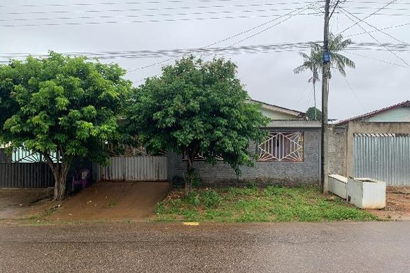 Vende-se em Brasil Novo-PA  Casa, 139.55 de área total, 139.55 de área privativa, 433.20 de área do terreno,  3_qto(s), a.serv, WC, 1_sala(s), cozinha.