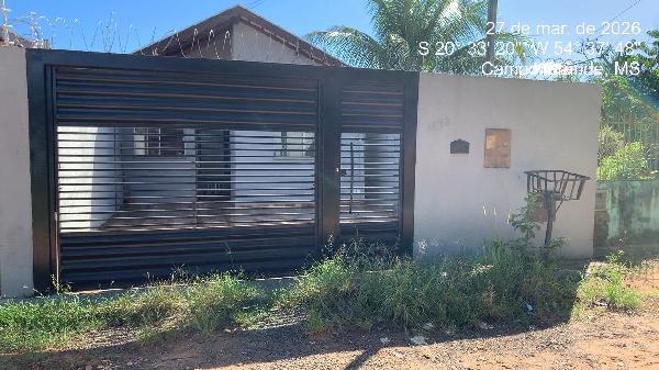 Vende-se em Campo Grande-MS  Casa, 58.24 de área total, 58.24 de área privativa, 151.51 de área do terreno,  2_qto(s), varanda, a.serv, WC, 1_sala(s), cozinha, 1_vaga(s) de garagem.