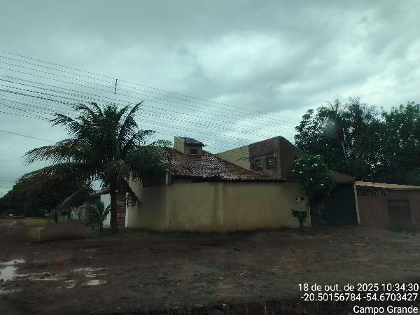 Vende-se em Campo Grande-MS  Casa, 101.88 de área total, 49.54 de área privativa, 101.88 de área do terreno,  2_qto(s), a.serv, WC, cozinha.