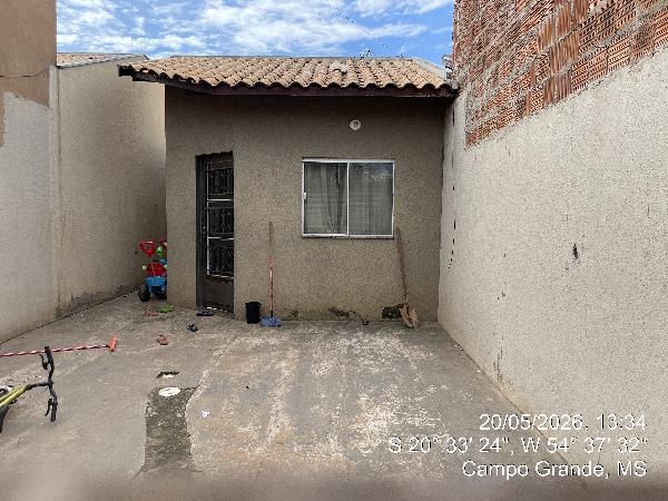 Vende-se em Campo Grande-MS  Casa, 52.14 de área total, 50.99 de área privativa, 113.75 de área do terreno,  2_qto(s), a.serv, WC, 1_sala(s), cozinha, 1_vaga(s) de garagem.