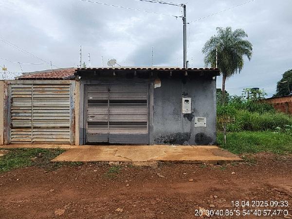 Vende-se em Campo Grande-MS  Casa, 80.70 de área total, 59.23 de área privativa, 125.00 de área do terreno,  2_qto(s), a.serv, WC, 1_sala(s), cozinha, 1_vaga(s) de garagem.