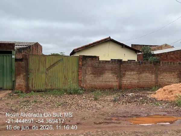 Vende-se em Nova Alvorada Do Sul-MS  Casa, 36.84 de área total, 36.84 de área privativa, 253.00 de área do terreno,  2_qto(s), WC, 1_sala(s), cozinha, 2_vaga(s) de garagem.