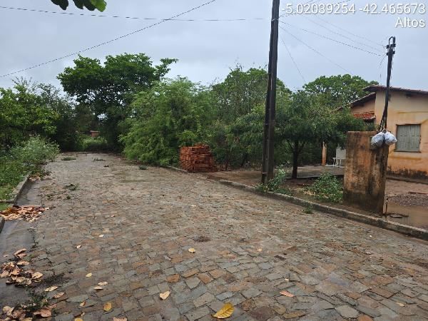 Vende-se em Altos-PI  Casa, 45.11 de área total, 45.11 de área privativa, 500.00 de área do terreno,  2_qto(s), WC, 1_sala(s), cozinha.