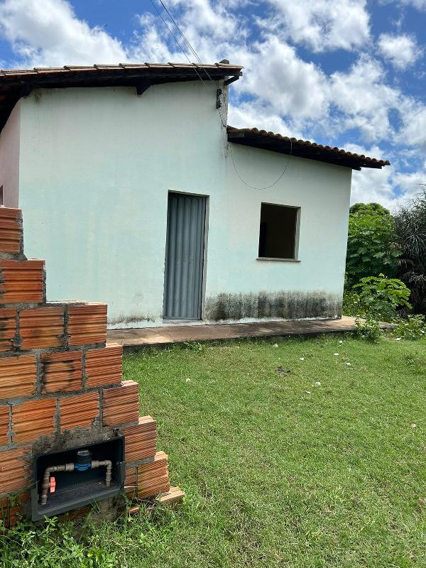 Vende-se em Piracuruca-PI  Casa, 54.00 de área privativa, 180.50 de área do terreno,  2_qto(s), a.serv, WC, 1_sala(s), cozinha, 1_vaga(s) de garagem.