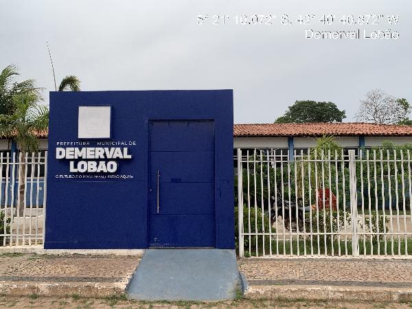 Vende-se em Demerval Lobao-PI  Casa, 53.22 de área total, 53.22 de área privativa, 135.50 de área do terreno,  2_qto(s), WC, 1_sala(s), cozinha, Terraco.