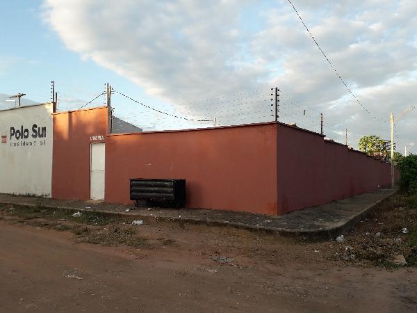 Vende-se em Teresina-PI  Casa, 67.73 de área privativa, 178.38 de área do terreno,  2_qto(s), varanda, a.serv, WC, 1_sala(s), cozinha.