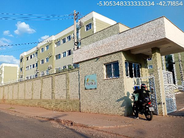 Vende-se em Teresina-PI  apto, 74.81 de área total, 45.45 de área privativa,  2_qto(s), WC, 1_sala(s), cozinha, 1_vaga(s) de garagem.