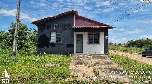 Vende-se em Altos-PI  Casa, 67.90 de área privativa, 234.12 de área do terreno.