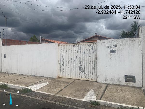 Vende-se em Parnaiba-PI  Casa, 63.17 de área total, 63.17 de área privativa, 220.00 de área do terreno,  2_qto(s), a.serv, WC, 1_sala(s), cozinha, Terraco, 1_vaga(s) de garagem.