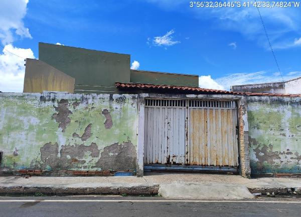 Vende-se em Piracuruca-PI  Casa, 69.00 de área total, 69.00 de área privativa, 141.08 de área do terreno,  2_qto(s), a.serv, WC, 1_sala(s), cozinha, 1_vaga(s) de garagem.