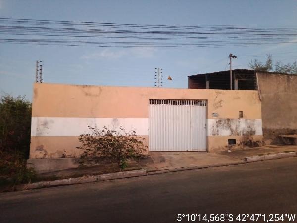 Vende-se em Teresina-PI  Casa, 61.75 de área total, 61.75 de área privativa, 331.61 de área do terreno,  2_qto(s), varanda, WC, 1_sala(s), cozinha.