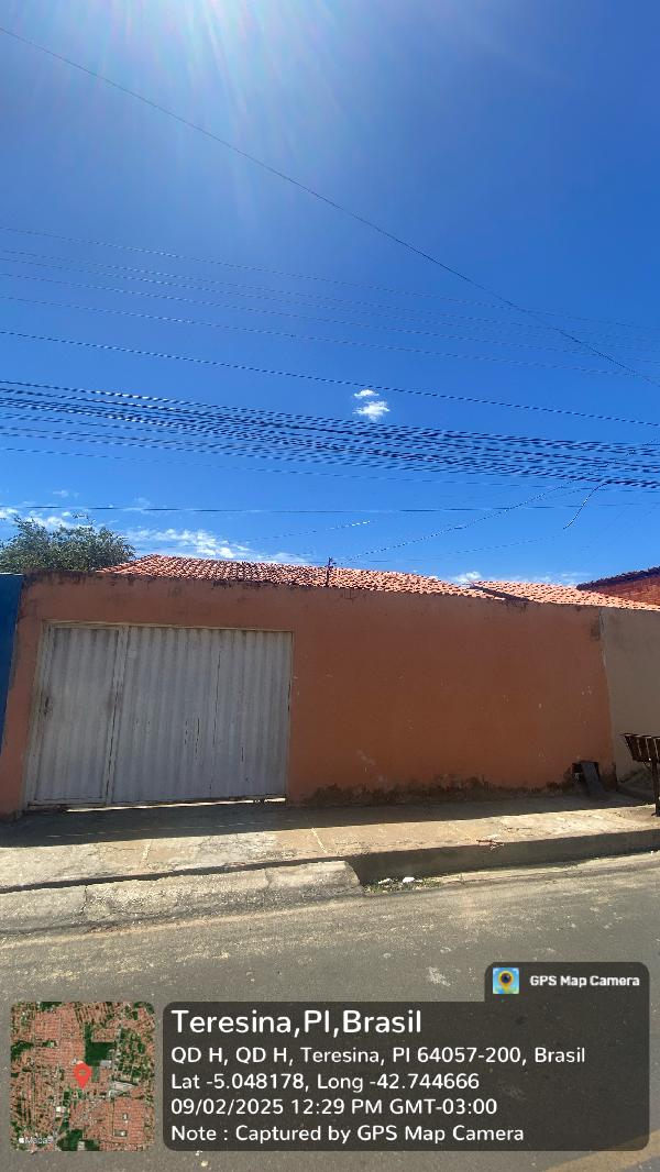 Vende-se em Teresina-PI  Casa, 117.82 de área total, 28.42 de área privativa, 56.10 de área do terreno,  1_qto(s), WC, 1_sala(s), cozinha.