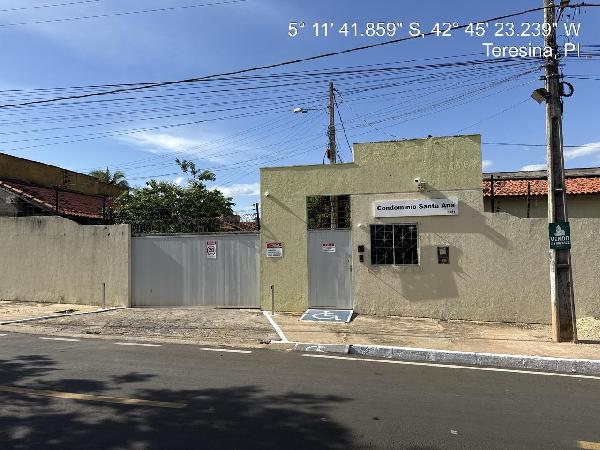 Vende-se em Teresina-PI  Casa, 216.80 de área total, 65.88 de área privativa, 139.01 de área do terreno,  3_qto(s), a.serv, WC, 1_sala(s), cozinha, Terraco, 1_vaga(s) de garagem.