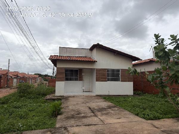 Vende-se em Demerval Lobao-PI  Casa, 64.06 de área total, 64.06 de área privativa, 295.70 de área do terreno,  3_qto(s), varanda, a.serv, WC, 1_sala(s), cozinha.