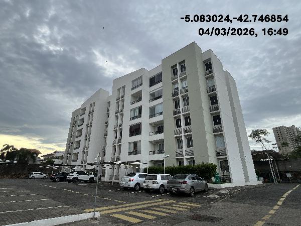 Vende-se em Teresina-PI  apto, 75.11 de área total, 64.00 de área privativa,  3_qto(s), a.serv, WC, 1_sala(s), cozinha, 1_vaga(s) de garagem.