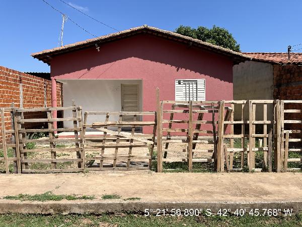 Vende-se em Demerval Lobao-PI  Casa, 68.43 de área privativa, 200.30 de área do terreno,  2_qto(s), a.serv, WC, 1_sala(s), cozinha, Terraco, 1_vaga(s) de garagem.