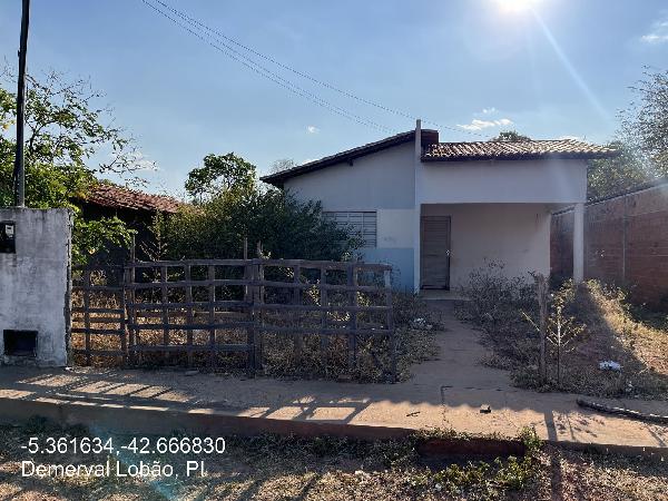 Vende-se em Demerval Lobao-PI  Casa, 61.59 de área total, 61.59 de área privativa, 300.00 de área do terreno,  2_qto(s), a.serv, WC, 1_sala(s), cozinha, Terraco.