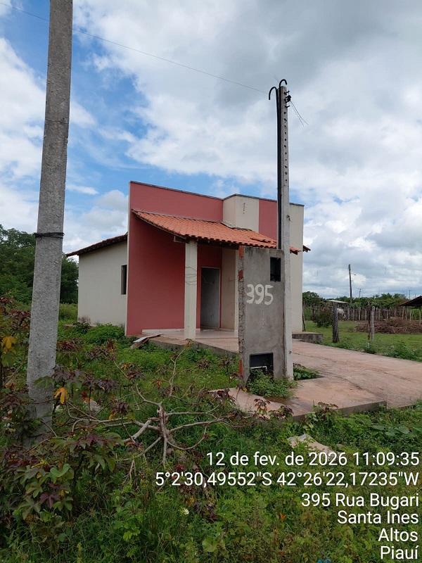 Vende-se em Altos-PI  Casa, 52.84 de área total, 52.84 de área privativa, 370.00 de área do terreno,  2_qto(s), a.serv, WC, 1_sala(s), cozinha, Terraco, 1_vaga(s) de garagem.