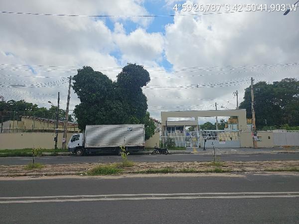 Vende-se em Teresina-PI  apto, 48.68 de área total, 48.68 de área privativa,  2_qto(s), a.serv, WC, 1_sala(s), cozinha, 1_vaga(s) de garagem.