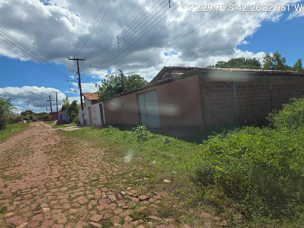 Vende-se em Altos-PI  Casa, 57.25 de área total, 57.25 de área privativa, 200.20 de área do terreno,  2_qto(s), varanda, a.serv, WC, 1_sala(s), cozinha, 1_vaga(s) de garagem.