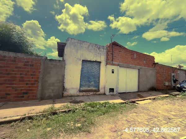 Vende-se em Uniao-PI  Casa, 45.00 de área total, 45.00 de área privativa, 200.00 de área do terreno,  2_qto(s), WC, 1_sala(s), cozinha, Terraco.