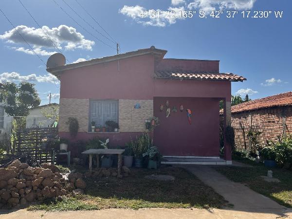 Vende-se em Lagoa Alegre-PI  Casa, 41.85 de área privativa, 200.00 de área do terreno,  2_qto(s), WC, 1_sala(s), sacada, cozinha, 1_vaga(s) de garagem.