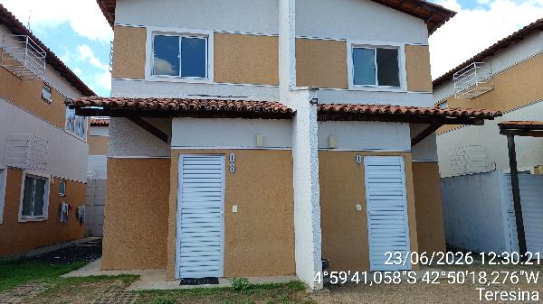 Vende-se em Teresina-PI  Casa, 103.87 de área total, 60.86 de área privativa, 73.48 de área do terreno,  2_qto(s), a.serv, WC, 1_sala(s), cozinha, 1_vaga(s) de garagem.