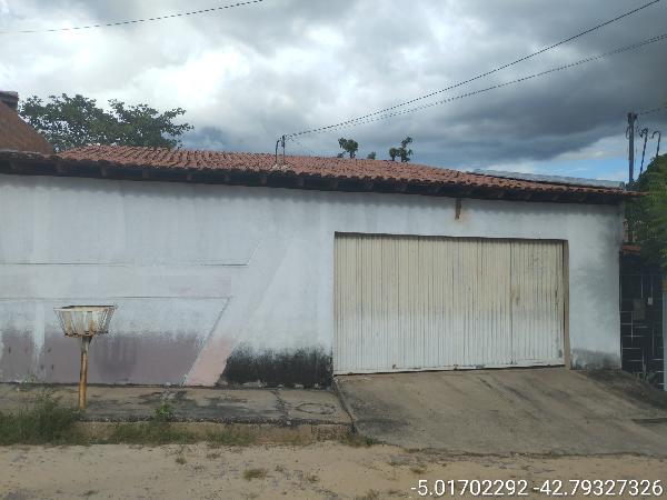 Vende-se em Teresina-PI  Casa, 81.60 de área total, 81.60 de área privativa, 300.00 de área do terreno,  2_qto(s), a.serv, WC, 1_sala(s), cozinha, Terraco.