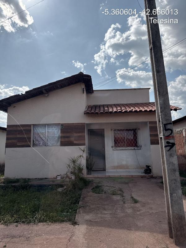 Vende-se em Demerval Lobao-PI  Casa, 58.50 de área total, 58.50 de área privativa, 190.00 de área do terreno,  2_qto(s), WC, 1_sala(s), cozinha, 1_vaga(s) de garagem.